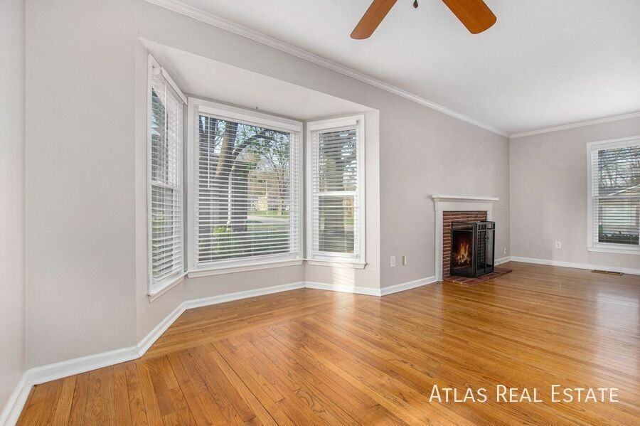 8036 Reinhardt Ln - Photo 5 of 20