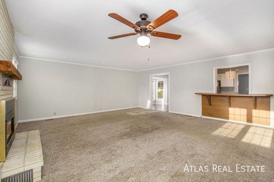 8036 Reinhardt Ln - Photo 6 of 20