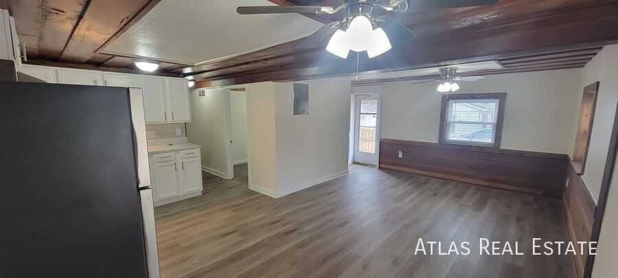 517 S 81st St - Photo 3 of 11