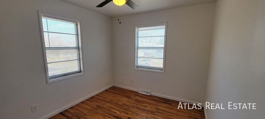 4912 N Sycamore Dr - Photo 6 of 24