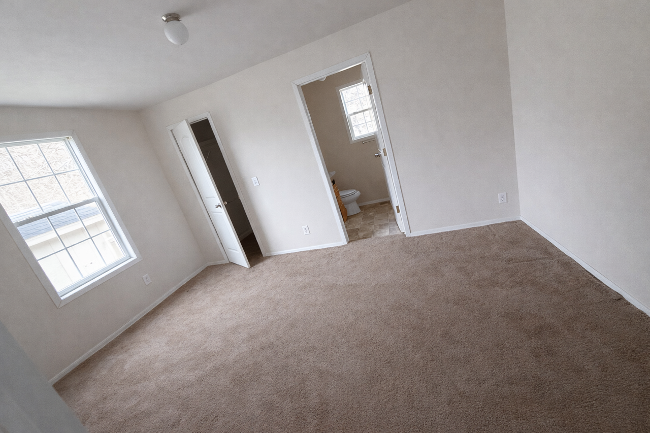 261 Oak Lawn Dr - Photo 3 of 4