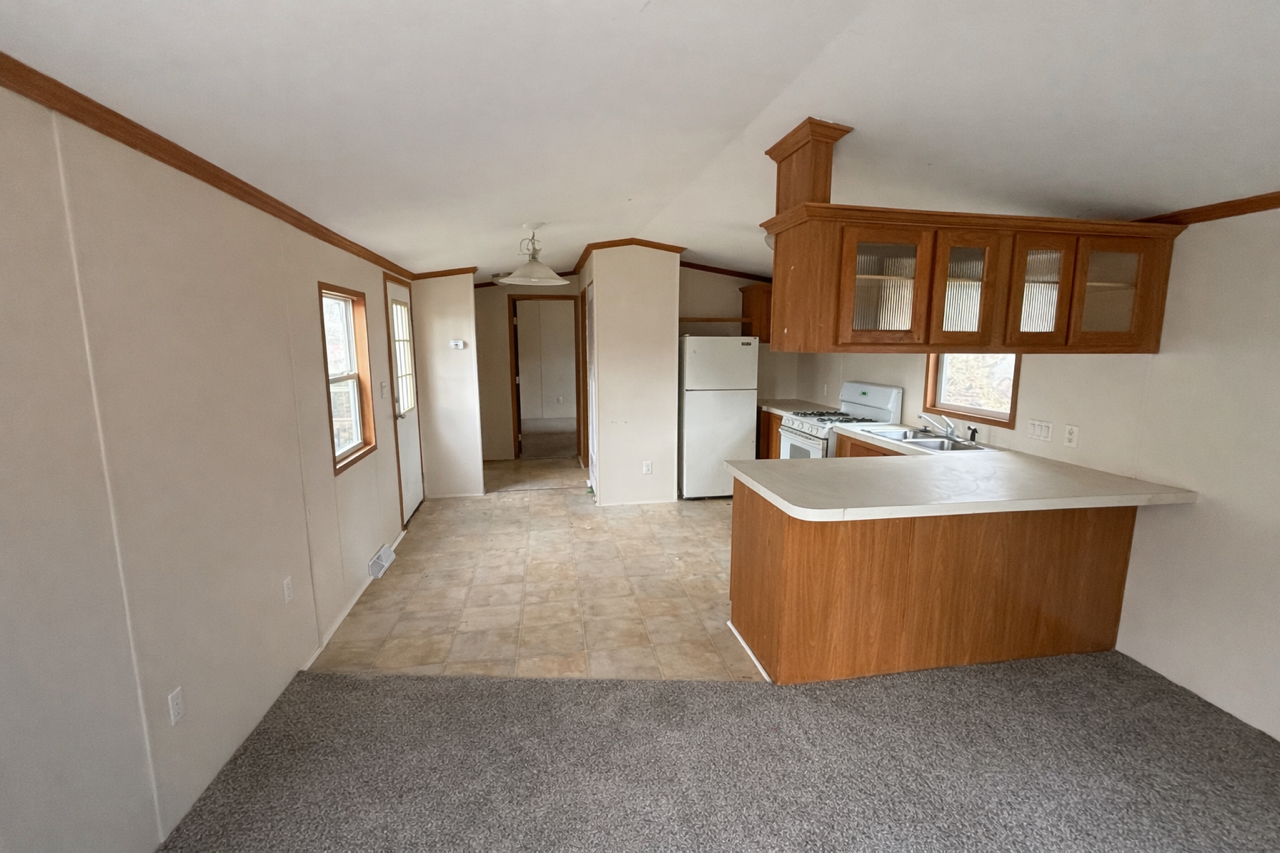 108 Birdsall Dr S - Photo 2 of 8