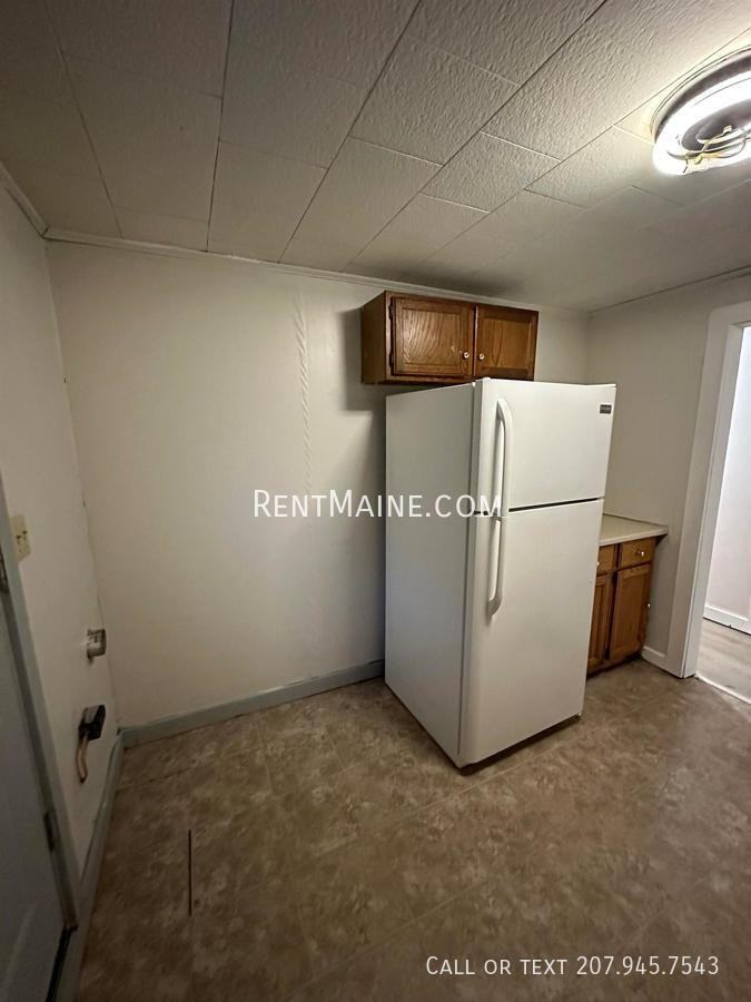 171 Riverside Dr #4 - Photo 3 of 8