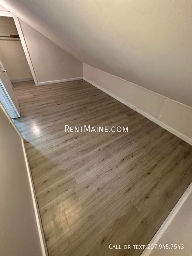 171 Riverside Dr #4 - Photo 4 of 8