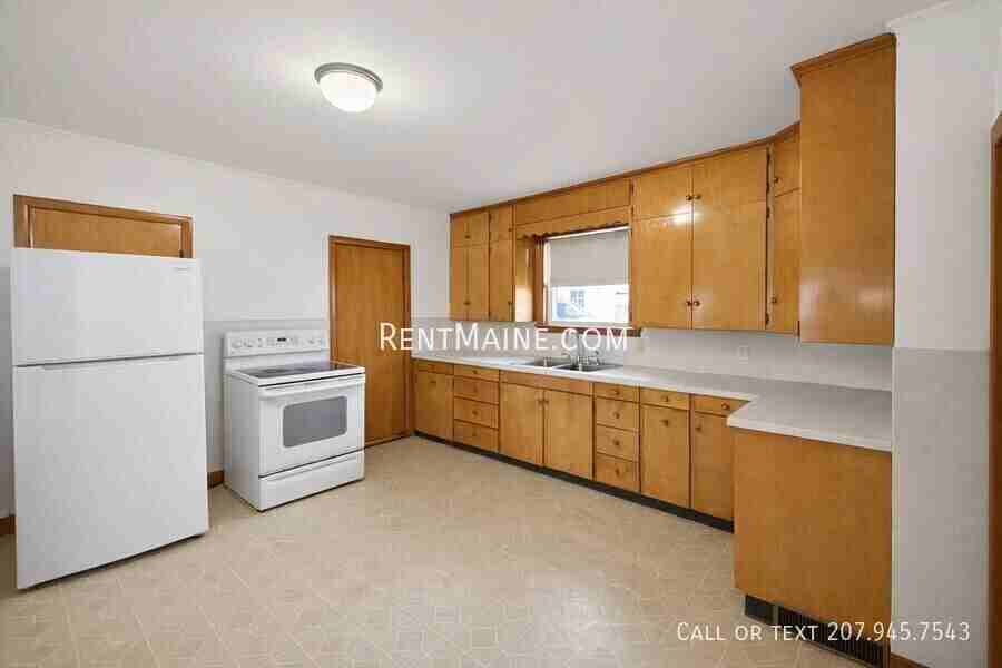 445 Main St #A - Photo 3 of 17