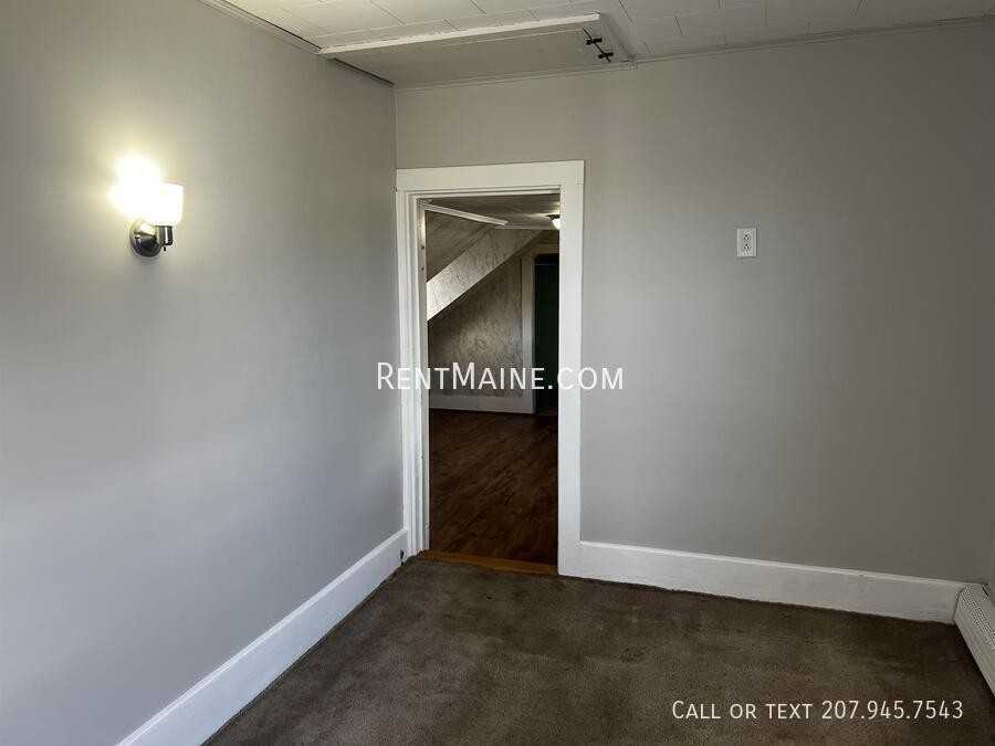 445 Main St #B - Photo 4 of 13