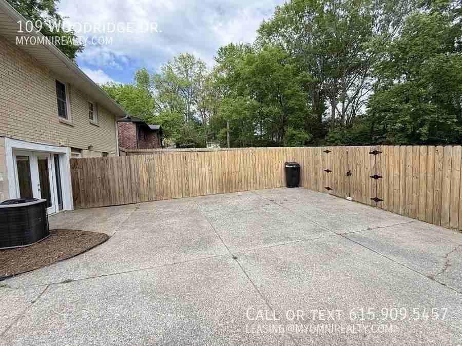 109 Woodridge Dr - Photo 6 of 17