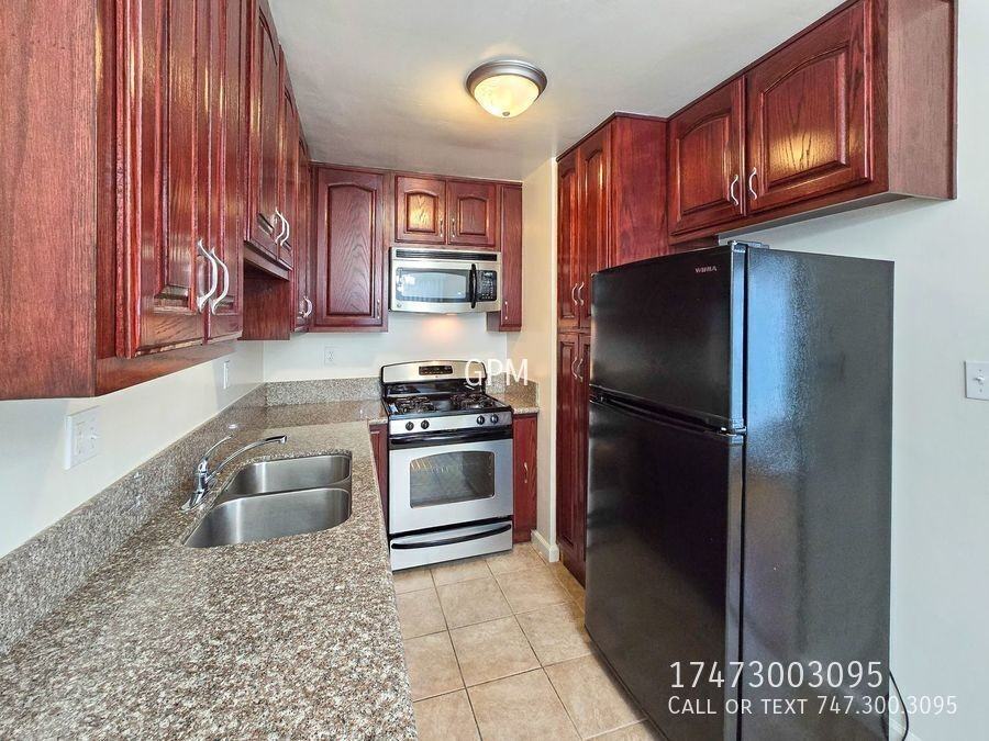 1809 Oakwood Ave #3 - Photo 7 of 12