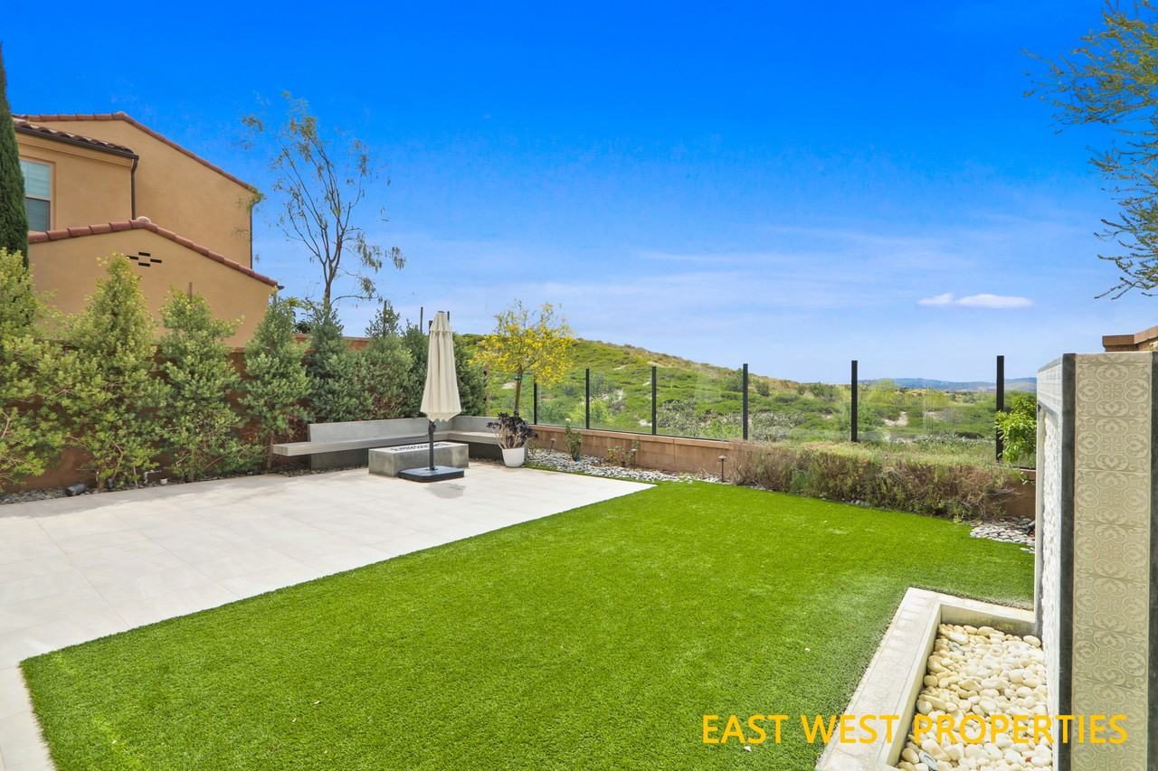 136 Falcon Rdg #1 - Photo 3 of 34