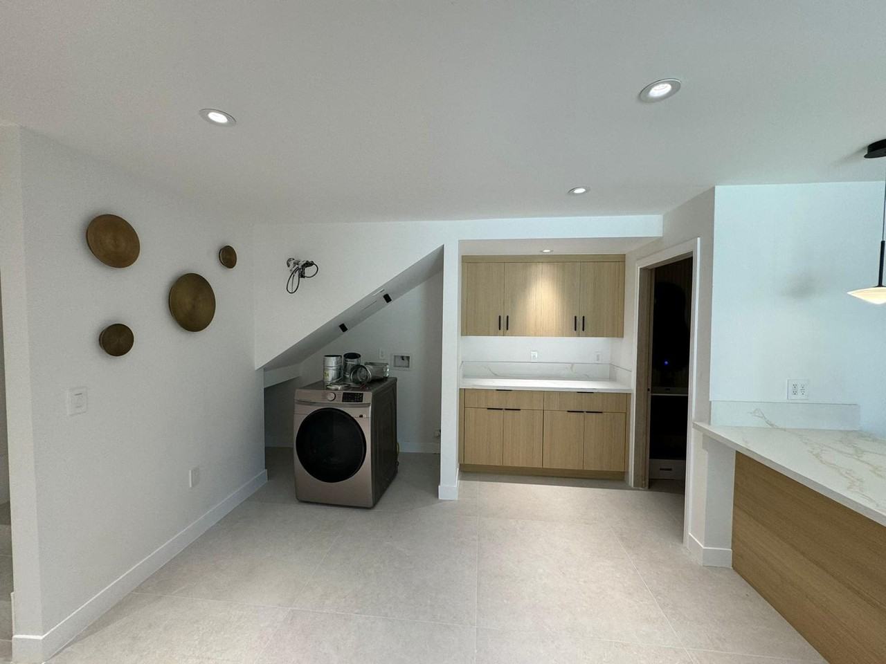 7306 Yarmouth Ave #NA - Photo 6 of 12