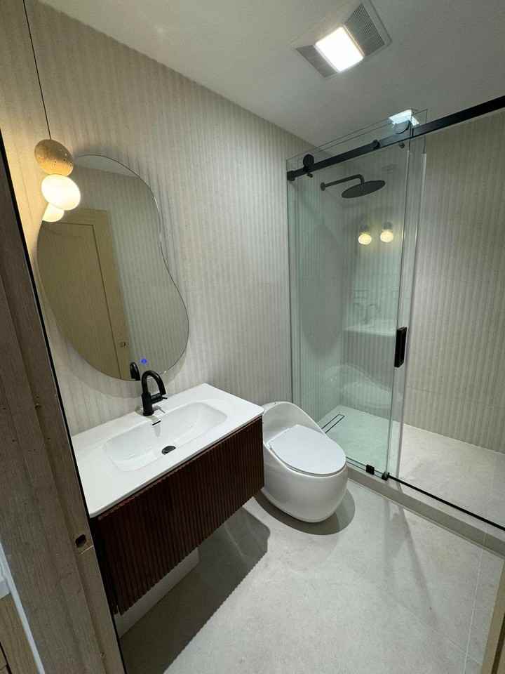 7306 Yarmouth Ave #NA - Photo 7 of 12