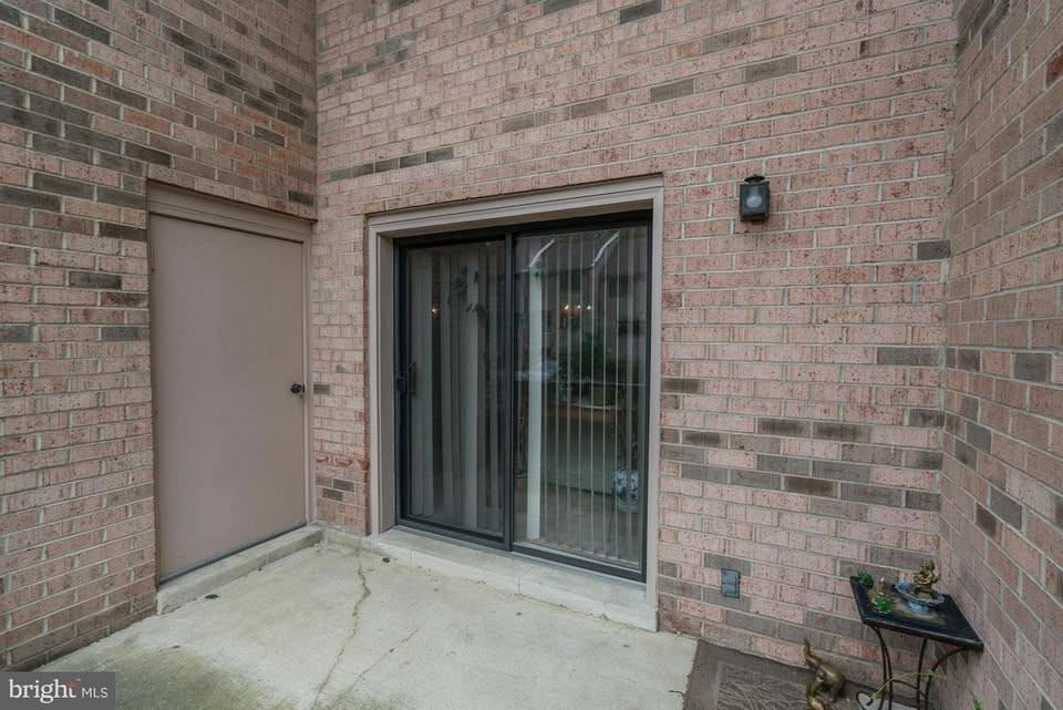 3863 Steppes Ct #B - Photo 4 of 14