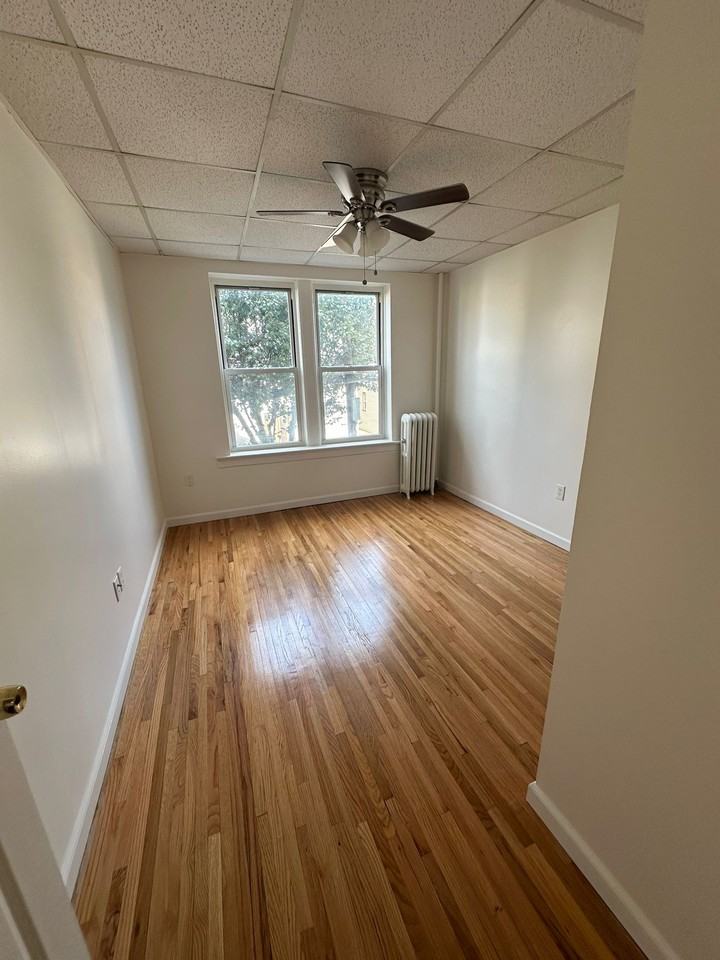 179 W 48th St #7 - Photo 6 of 6