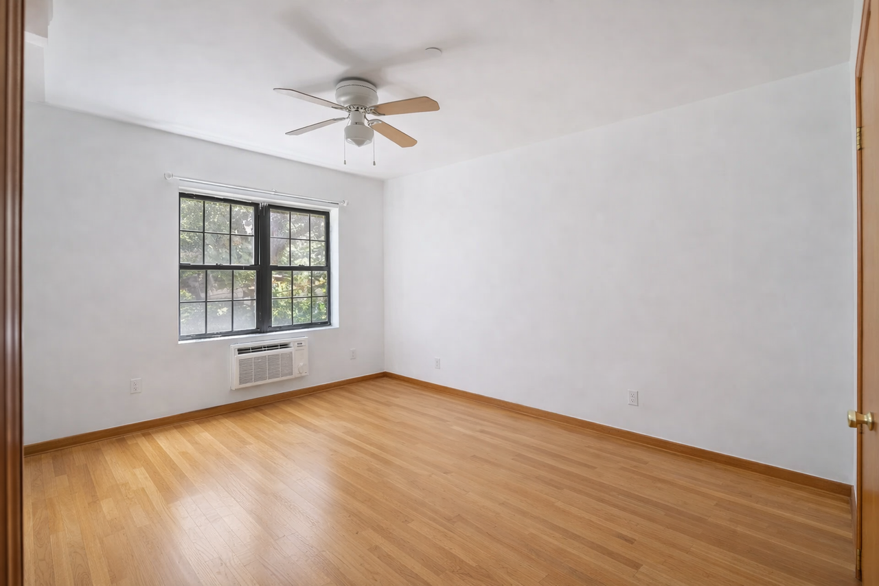 346 E 22nd St #3 - Photo 2 of 8