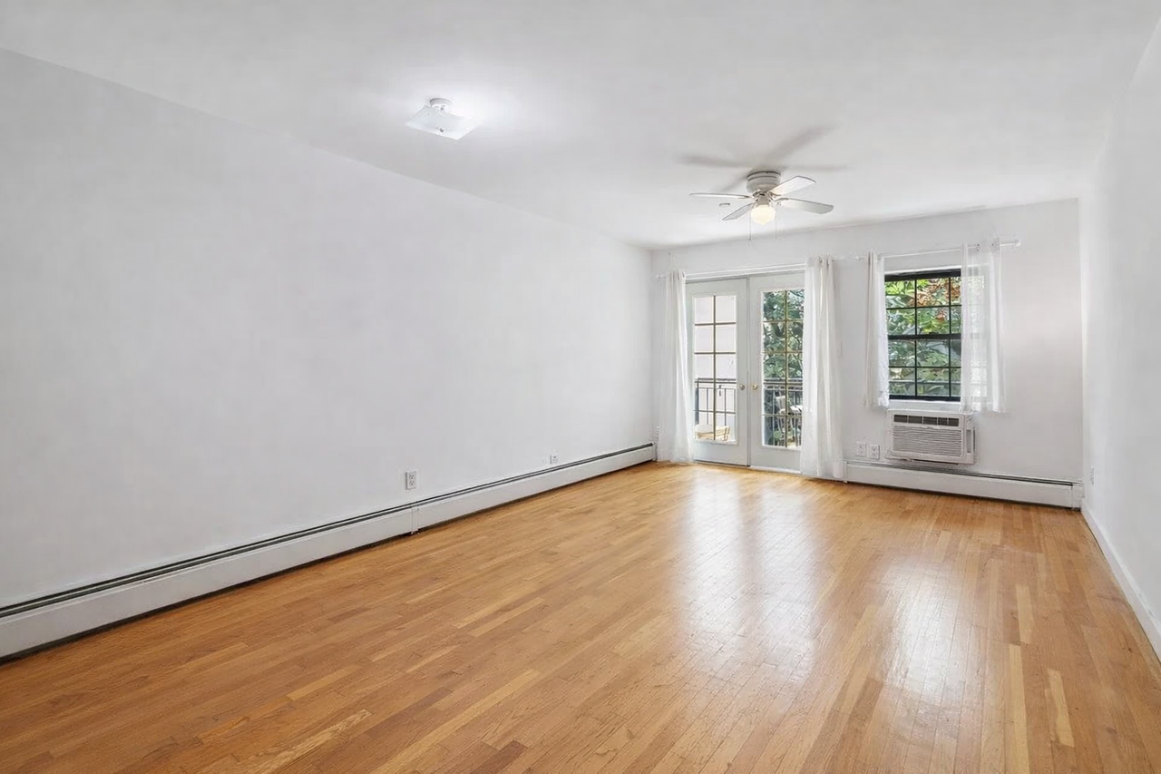 346 E 22nd St #3 - Photo 3 of 8