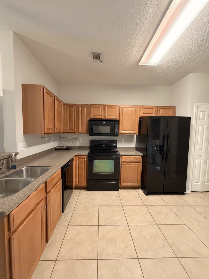 299 Leese Dr #299 - Photo 4 of 15