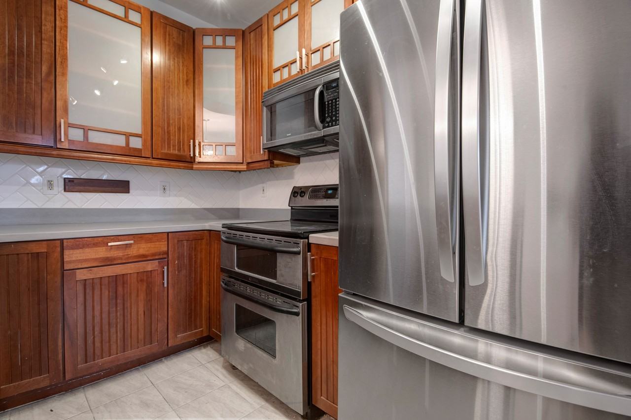 1226 Rhode Island Ave Ne - Photo 5 of 35