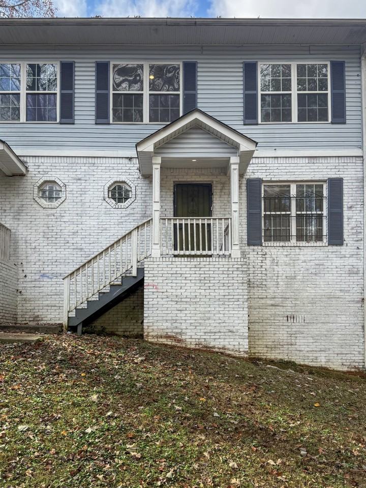 2456 Spring St Nw #A - Photo 2 of 35