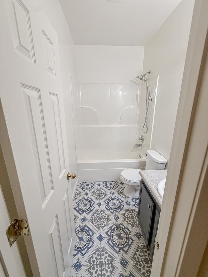 2456 Spring St Nw #A - Photo 7 of 35