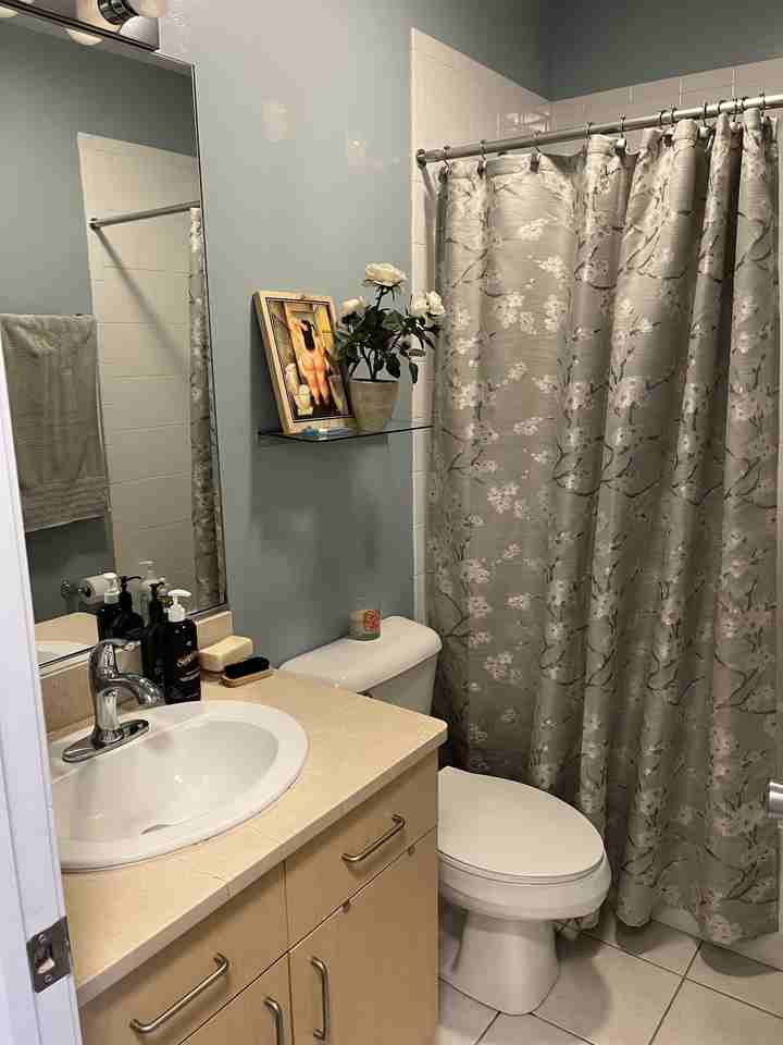 2123 W Rice St #3E - Photo 2 of 10