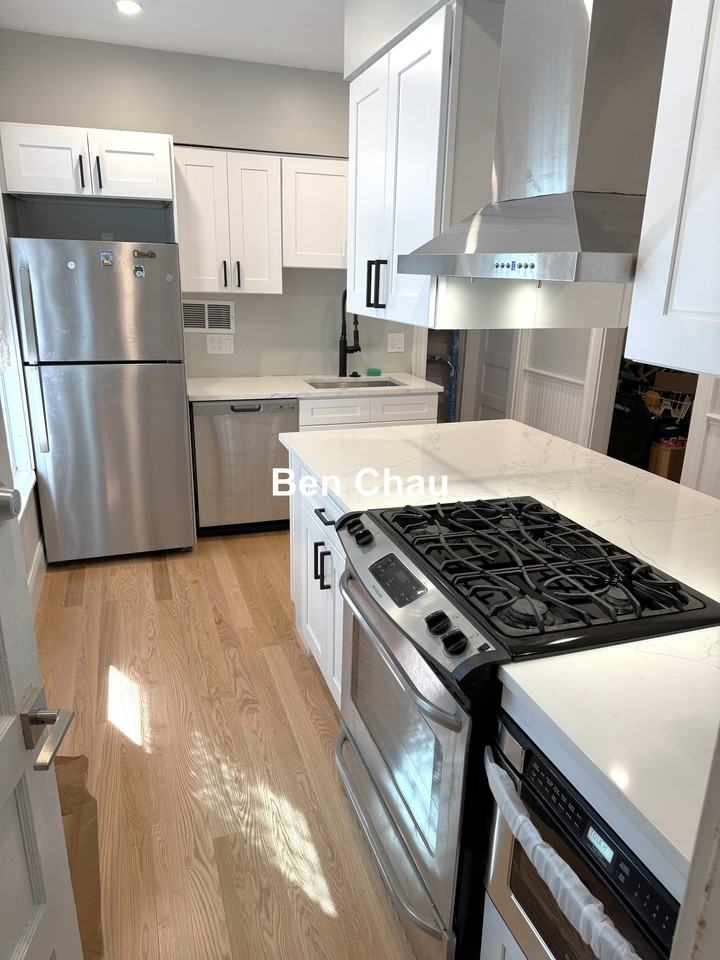 57 Hawthorne St #2B