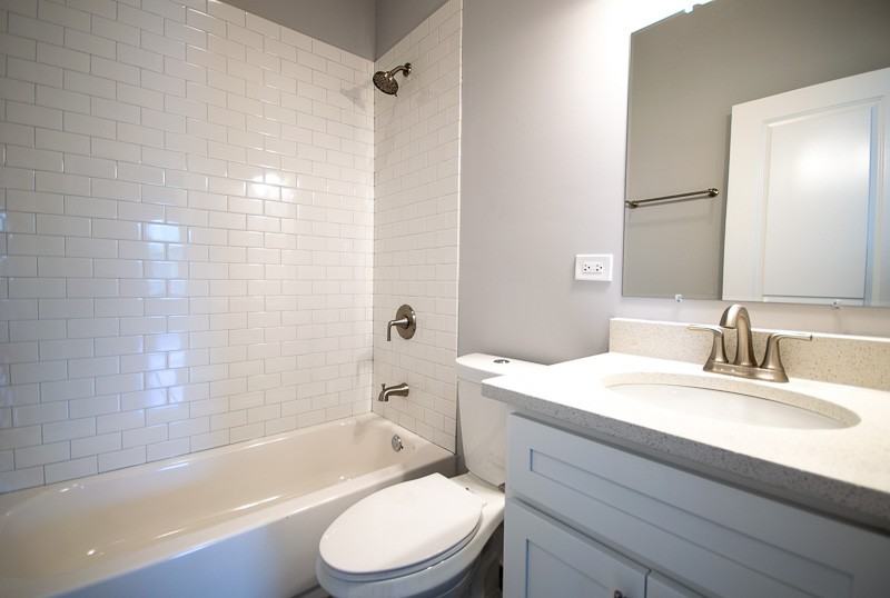 1044 W 18th St #3F - Photo 6 of 8