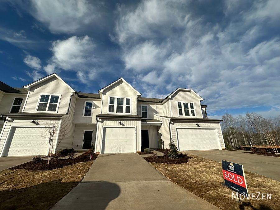 4026 Beckton Trl - Photo 4 of 50