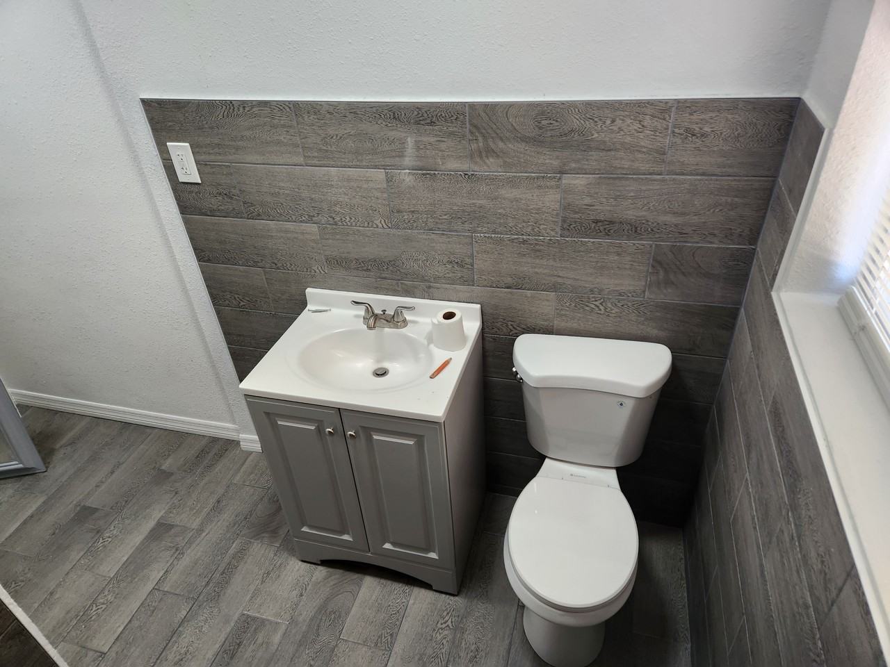 200 Dillon Cir #NA - Photo 3 of 11