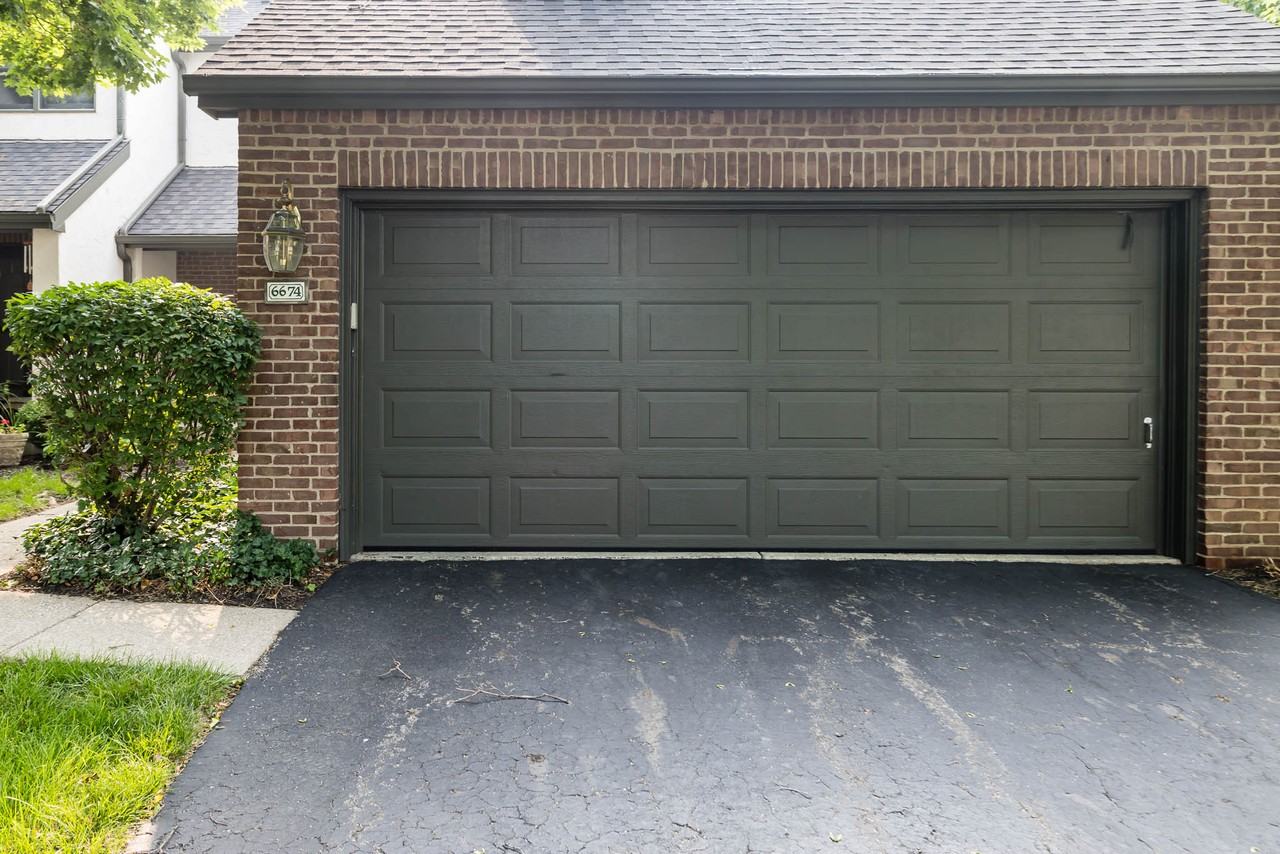 6674 Willow Grove Ln #1 - Photo 4 of 36