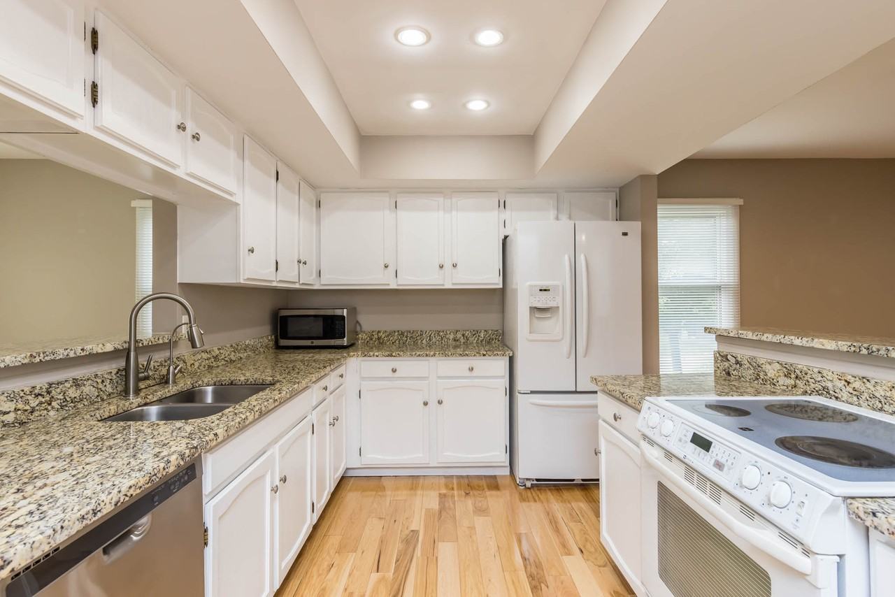 6674 Willow Grove Ln #1 - Photo 7 of 36