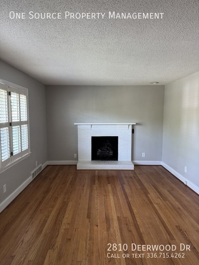 2810 Deerwood Dr - Photo 4 of 28