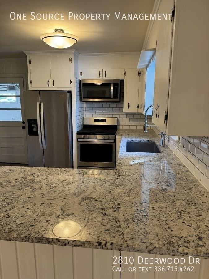 2810 Deerwood Dr - Photo 6 of 28