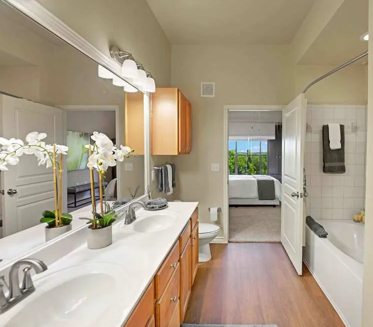 12601 Galleria Cir - Photo 2 of 10