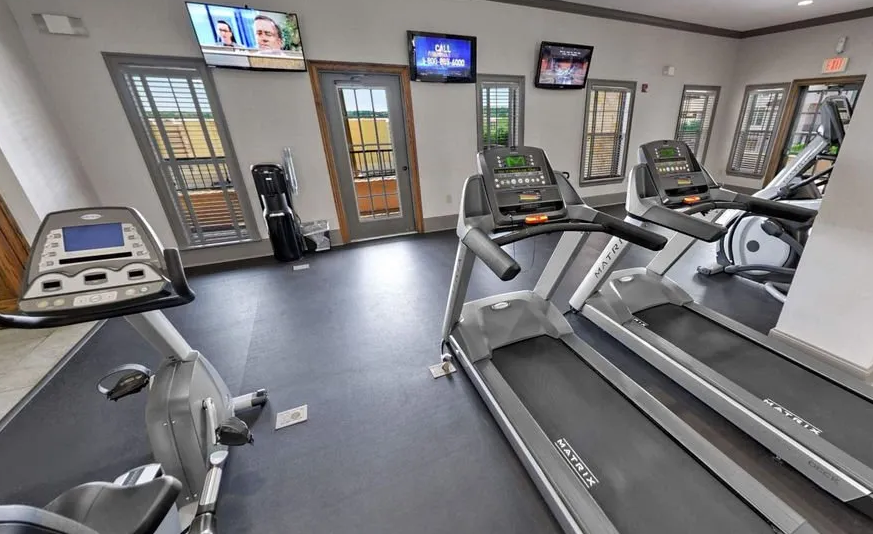 12601 Galleria Cir - Photo 3 of 10