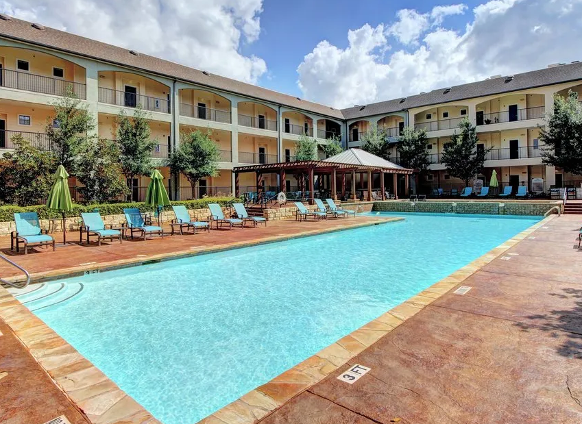 12601 Galleria Cir - Photo 5 of 10