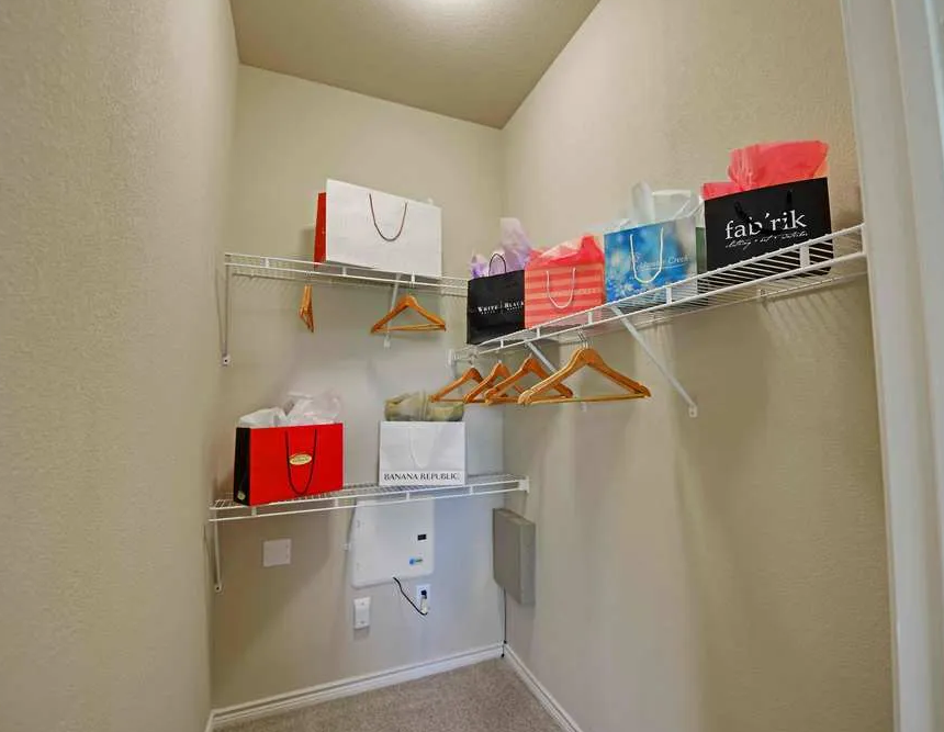 12601 Galleria Cir - Photo 6 of 10