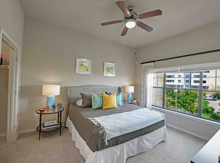 12601 Galleria Cir - Photo 7 of 10