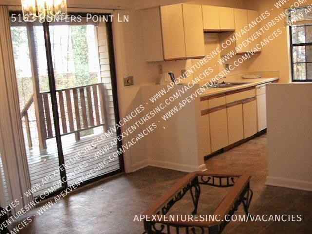 5163 Hunters Point Ln - Photo 3 of 9