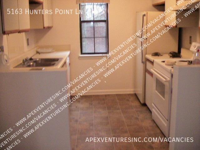 5163 Hunters Point Ln - Photo 4 of 9