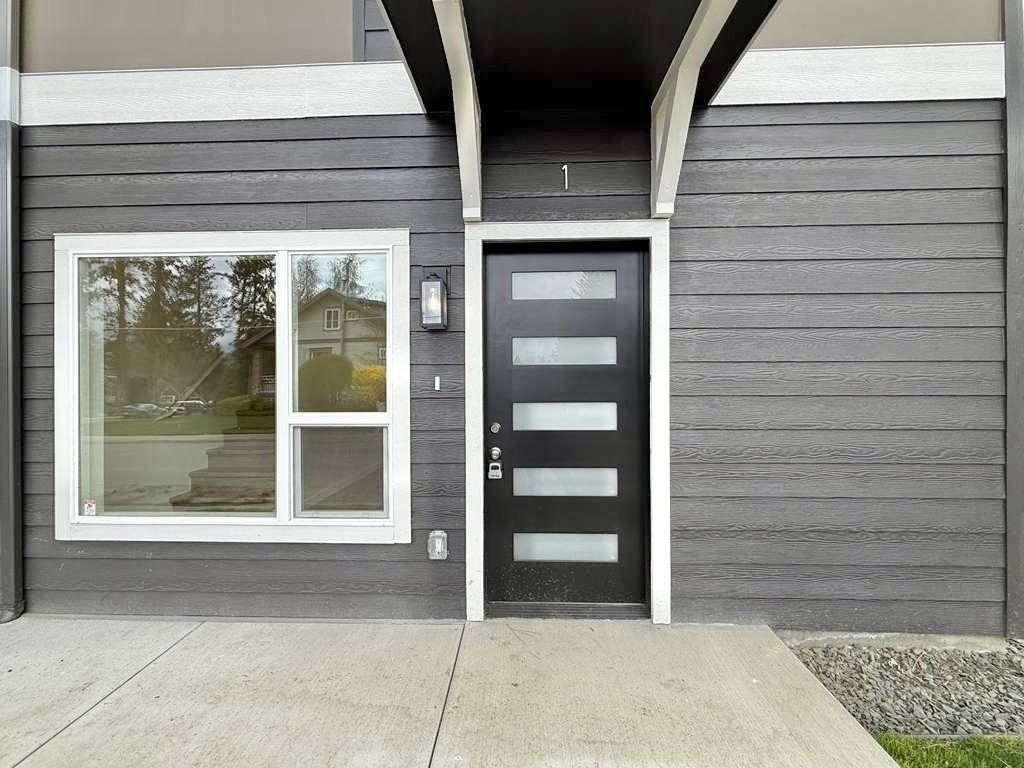 3925 E 32nd Ave #1 - Photo 4 of 13