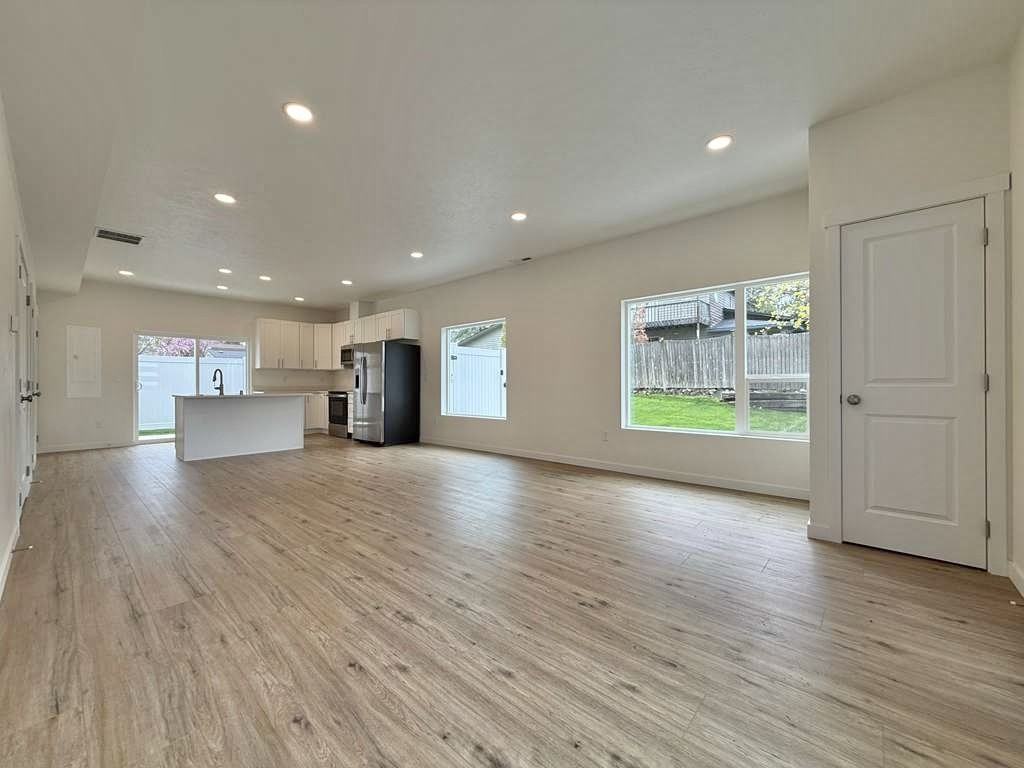 3925 E 32nd Ave #1 - Photo 5 of 13