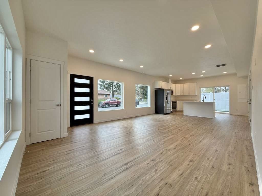 3925 E 32nd Ave #4 - Photo 4 of 29