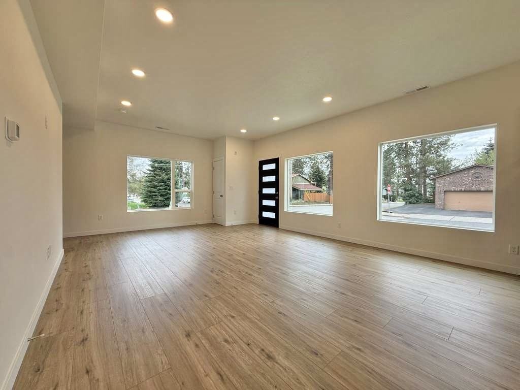 3925 E 32nd Ave #4 - Photo 5 of 29