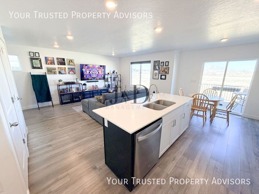 1192 W Hidden Spring Dr - Photo 6 of 25