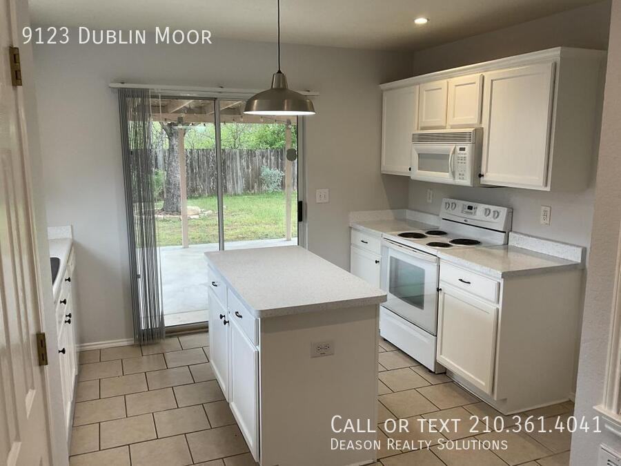 9123 Dublin Moor - Photo 2 of 19