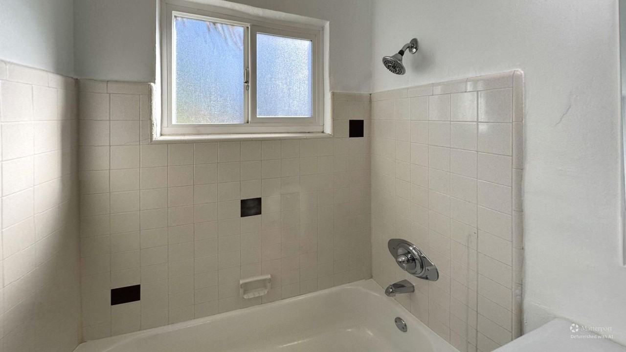 1731 Pico Blvd #26 - Photo 4 of 10