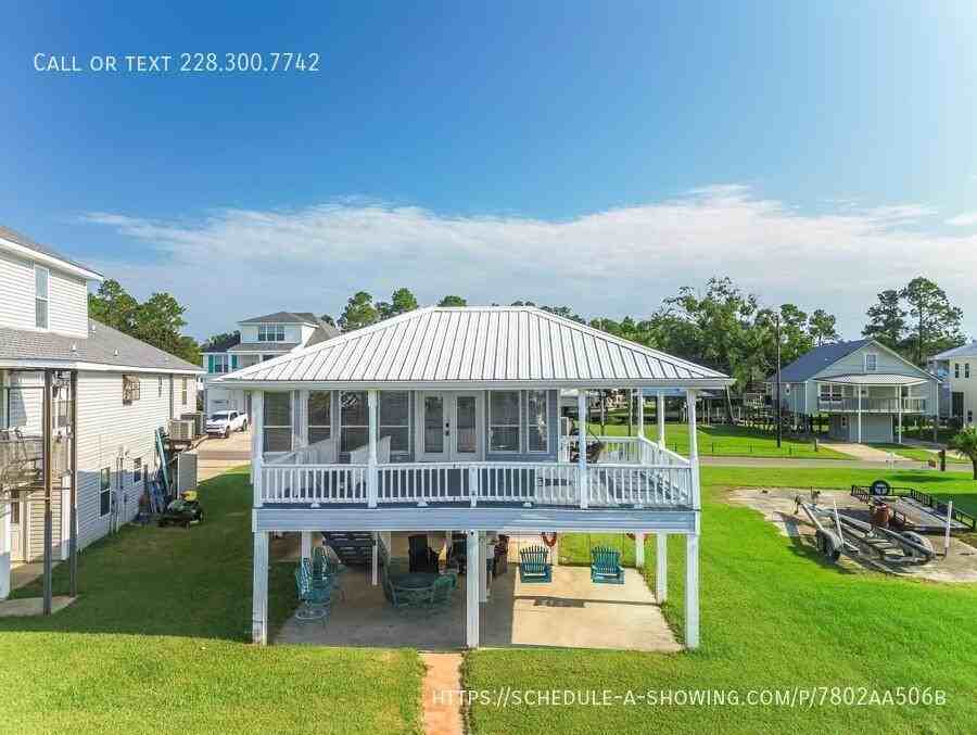6293 Pontiac Dr
