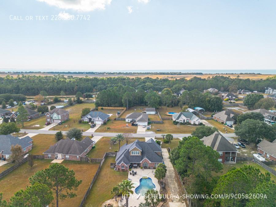 1713 Shelby Ln - Photo 2 of 31