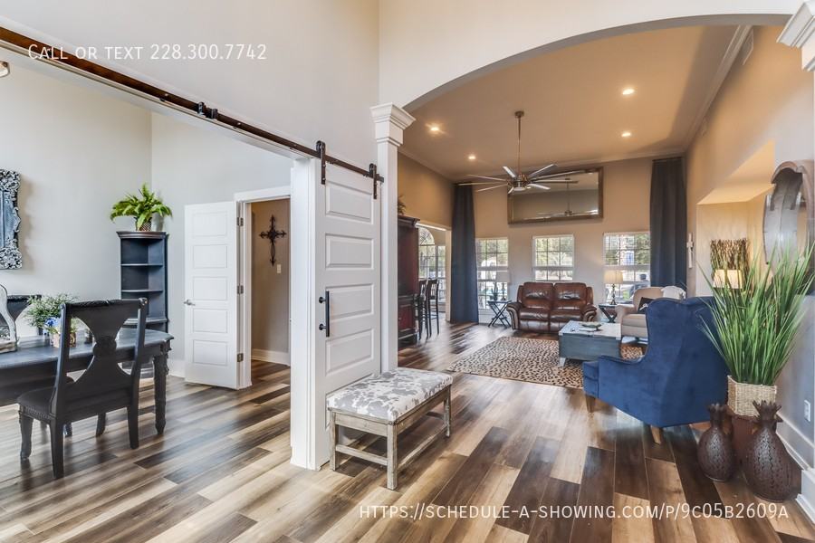 1713 Shelby Ln - Photo 6 of 31