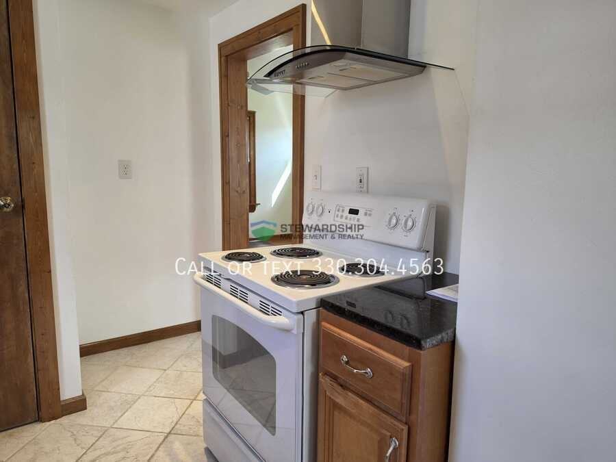 1717 Bedford Ave Sw - Photo 4 of 28